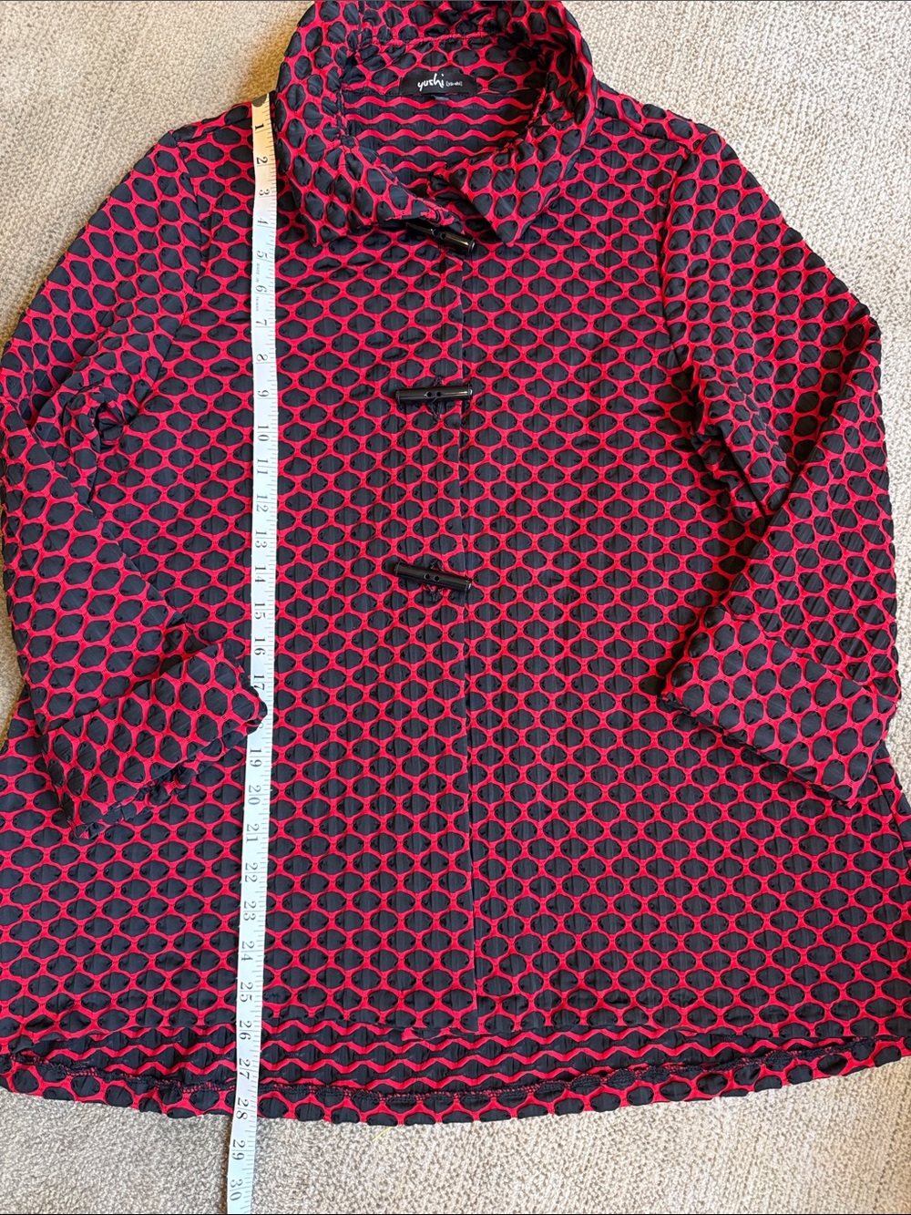 Women’s -Sz L- Red & Black Honeycombed Pattern Toggle Asymmetrical Jacket-Coat - Picture 4 of 11